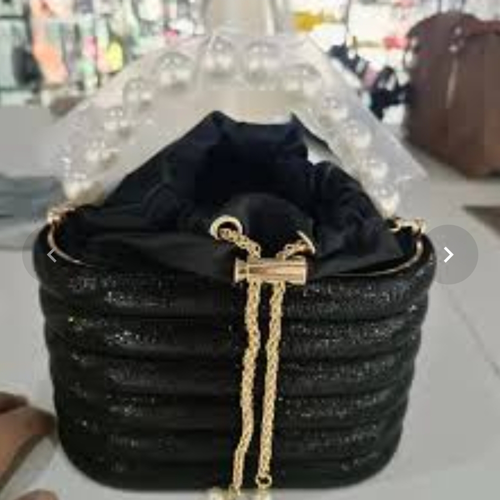 Elegant Black Handbag with Pearl Handle